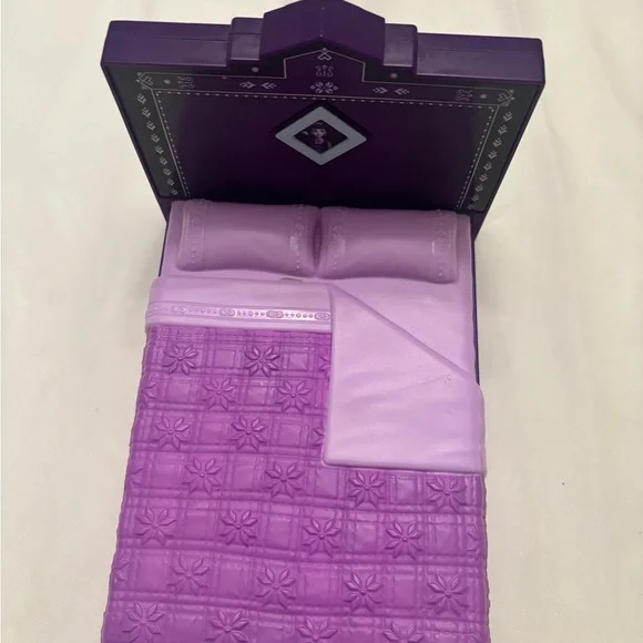 Disney Frozen 2 Anna & Elsa Lullaby Doll Set w/ Singing Bed EUC - Picture 3 of 17